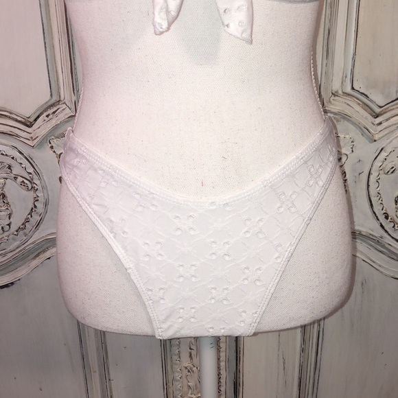 Eyelet Lace Three Piece Bikini Set Size Large - Picture 8 of 15
